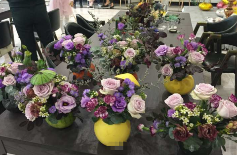 花店AI生成花艺搭配：从算法逻辑到美学变现的完整实战指南