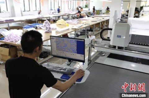 服装厂AI智能吊挂系统：重构服装制造的数字神经中枢